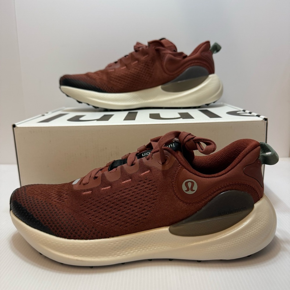 New Lululemon Mens Beyondfeel Trail Running Shoe Smokey Red/Light Ivory/Blk Sz10